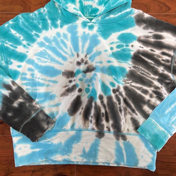 NWOT Aerie Offline Blue and Gray Tie-dye Slightly Cropped Hoodie Sweatshirt - Picture 5 of 8